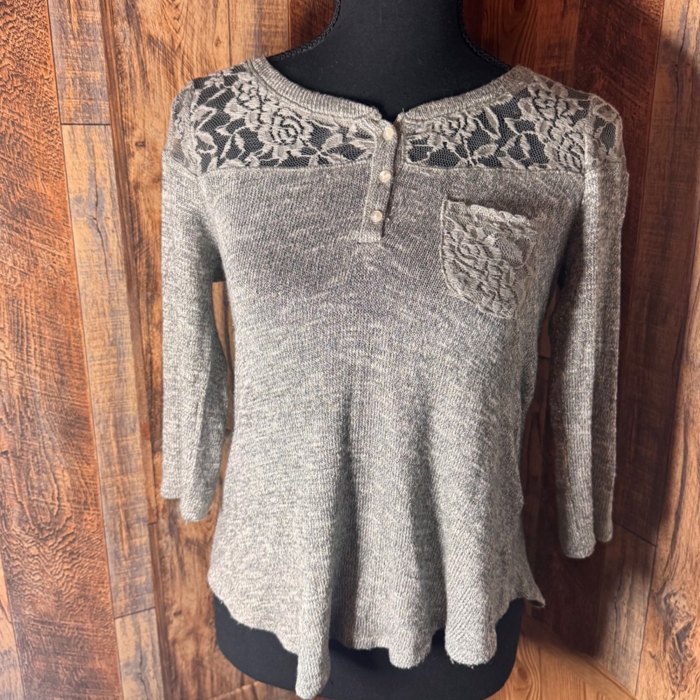 Abercrombie Kids Gray Lace Trim Top Girls XL 3/4‎ Sleeve Buttons